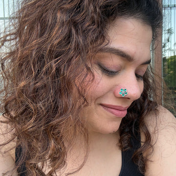 Green Kundan Flower Nose Pin